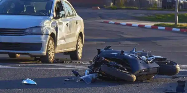Kako se saobraćajne nesreće sa automobilima upoređuju sa nesrećama na motociklima?
