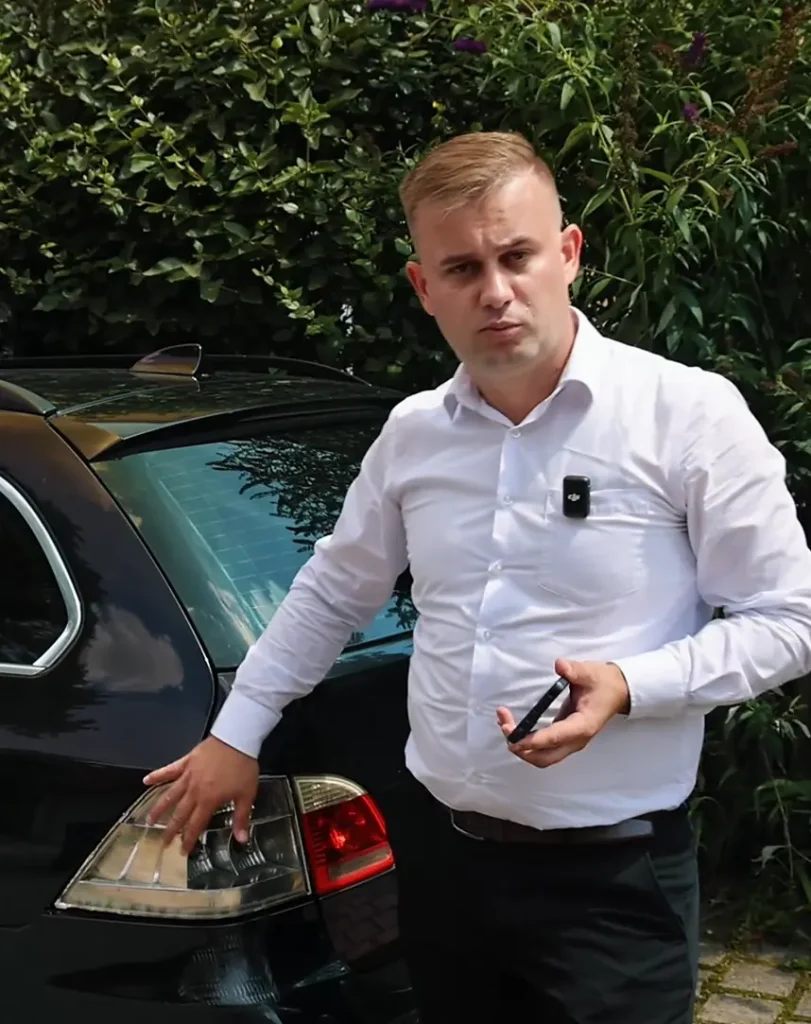 Kfz Gutachter M. Eng. Asim Mrkovic prüft Fahrzeugschaden nach Unfall in Schwäbisch Hall