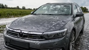 oštećenja hromiranih lajsni, plastike, svjetala i senzora